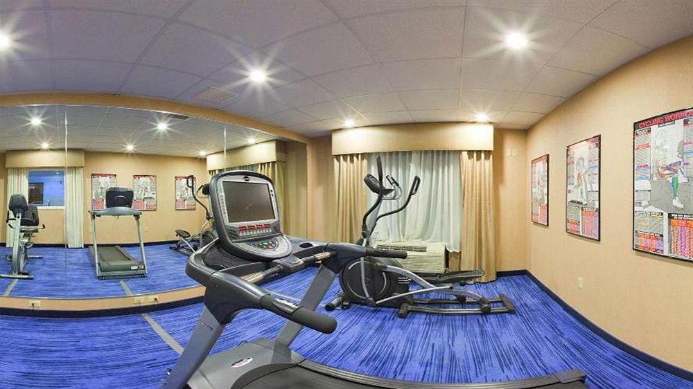 Hampton Inn Westfield Esterno foto