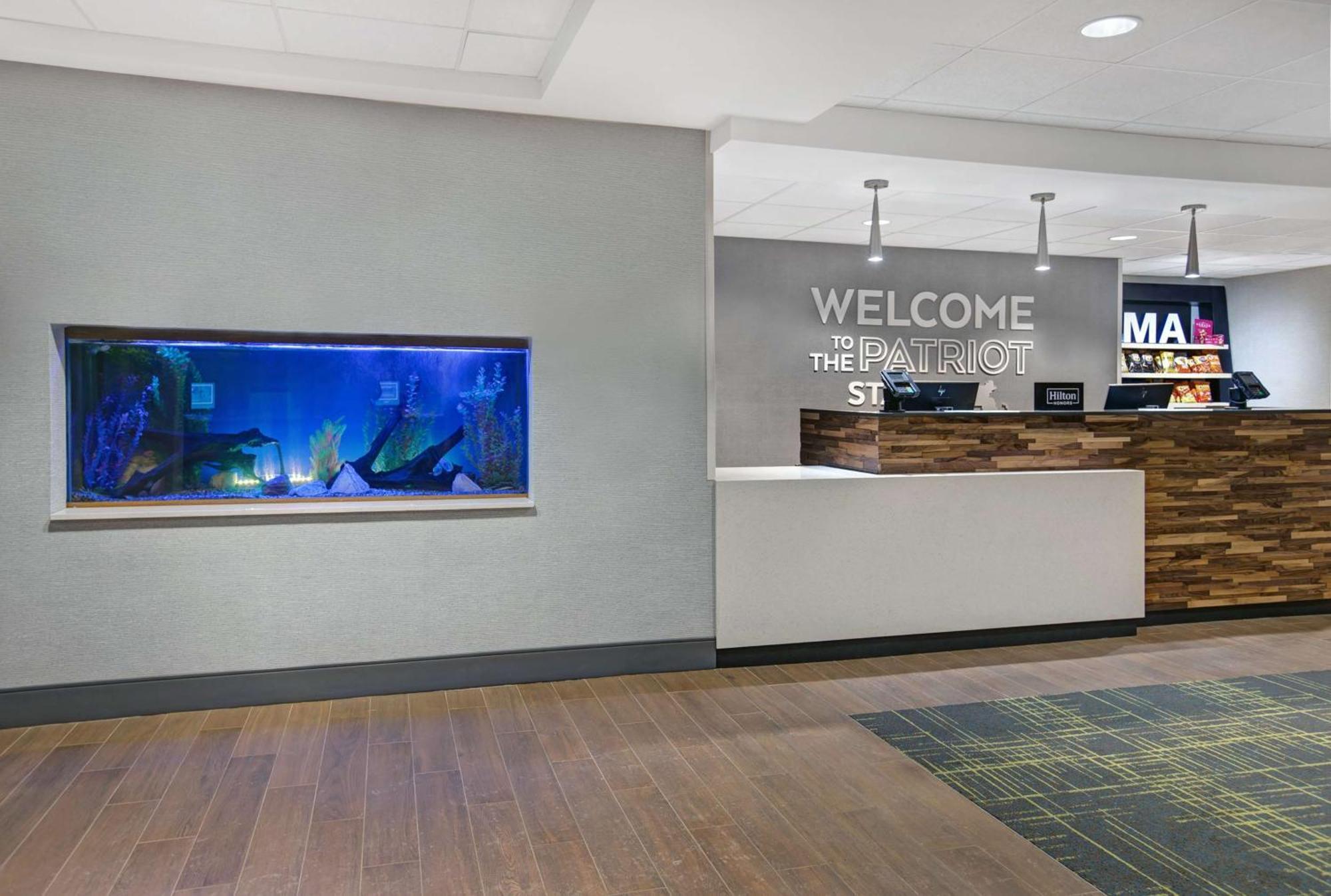 Hampton Inn Westfield Esterno foto