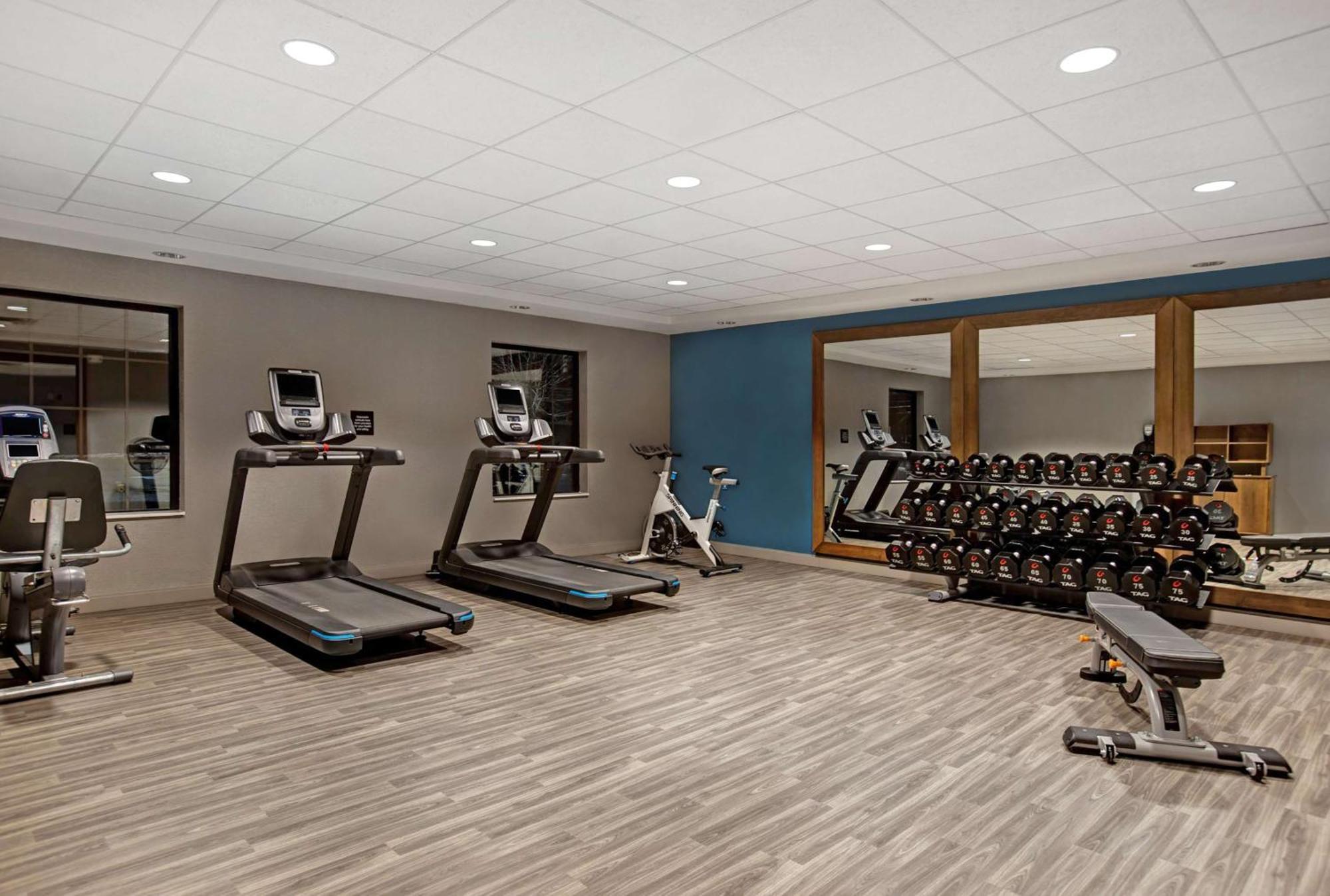 Hampton Inn Westfield Esterno foto