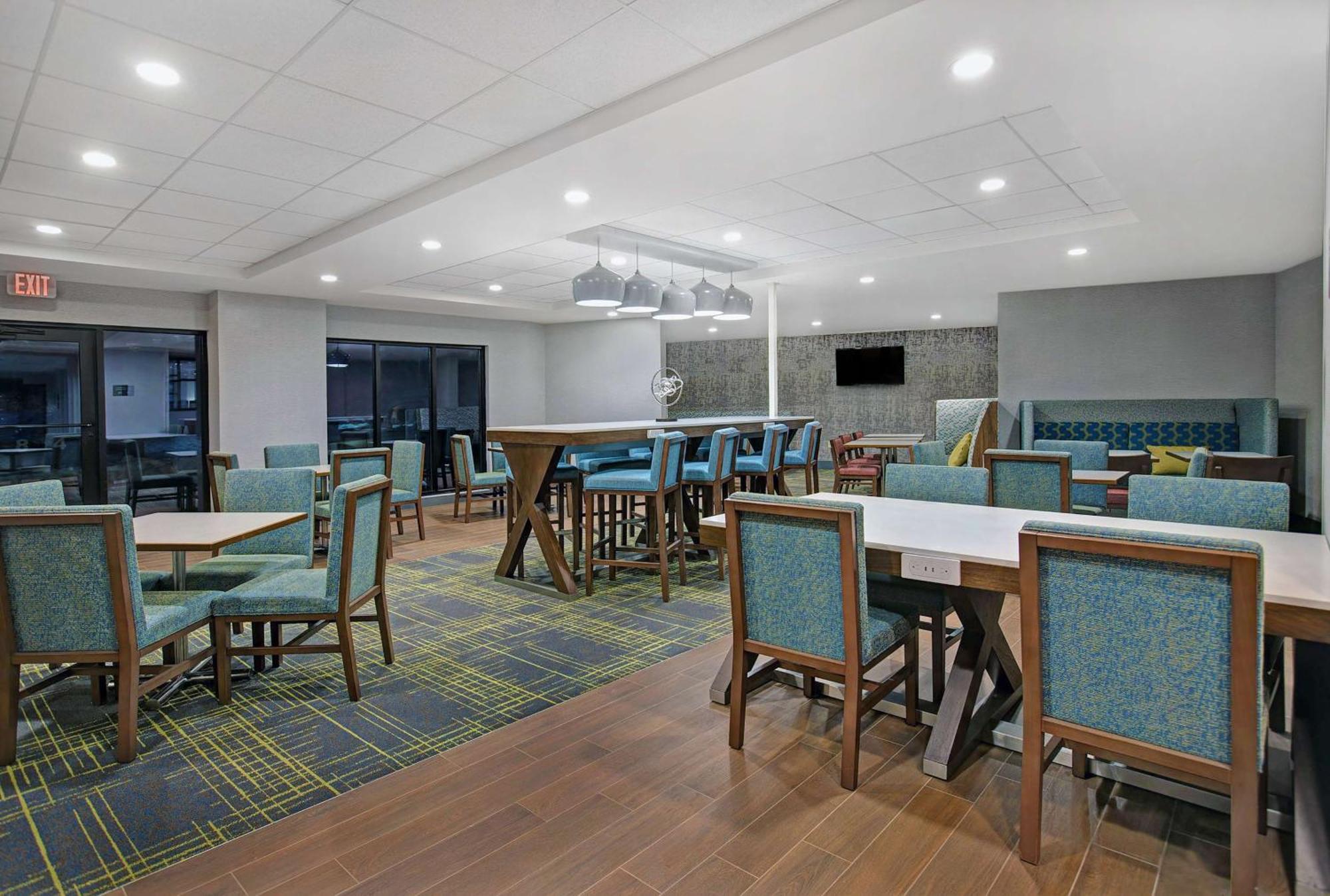 Hampton Inn Westfield Esterno foto