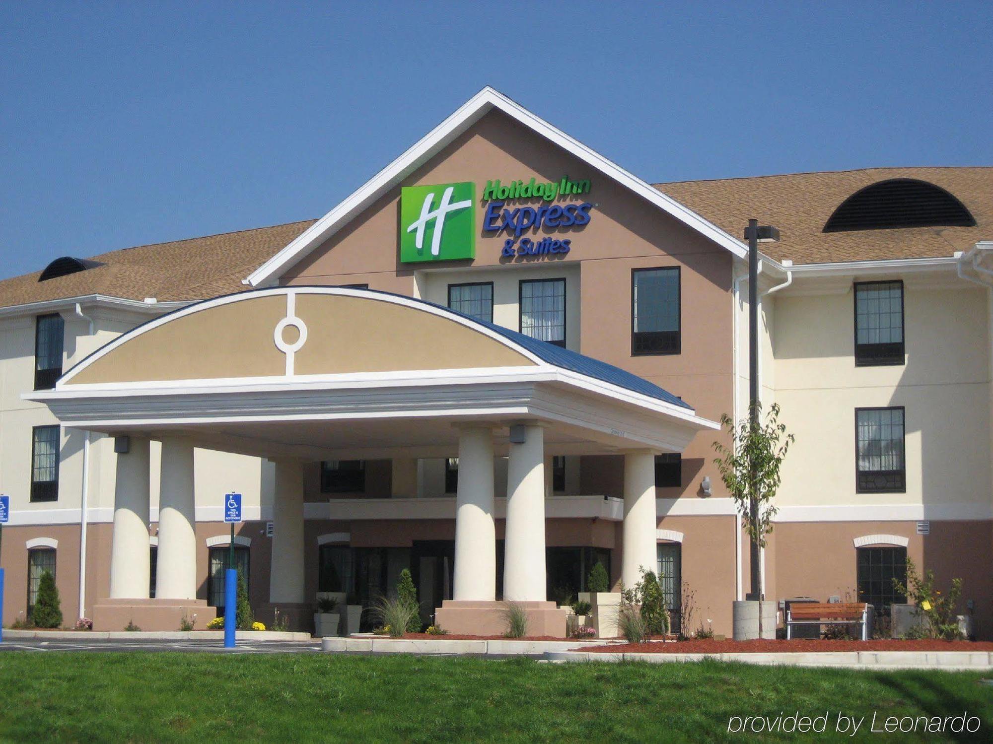 Hampton Inn Westfield Esterno foto