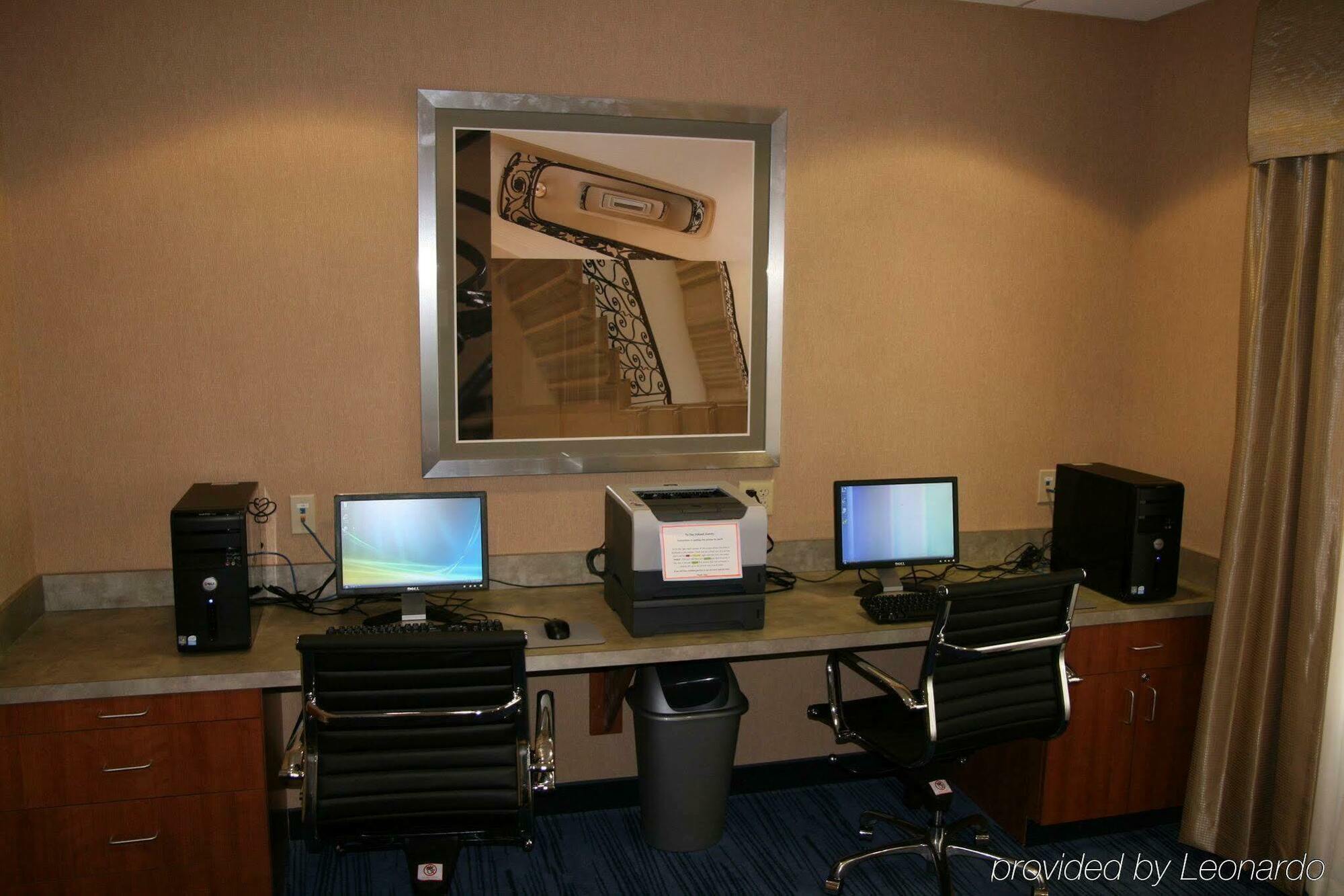 Hampton Inn Westfield Esterno foto