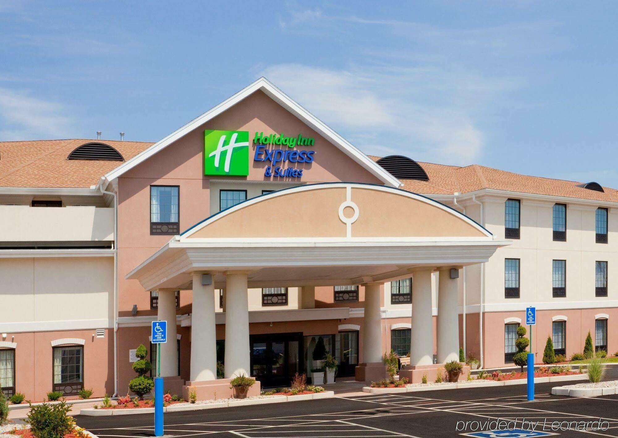Hampton Inn Westfield Esterno foto