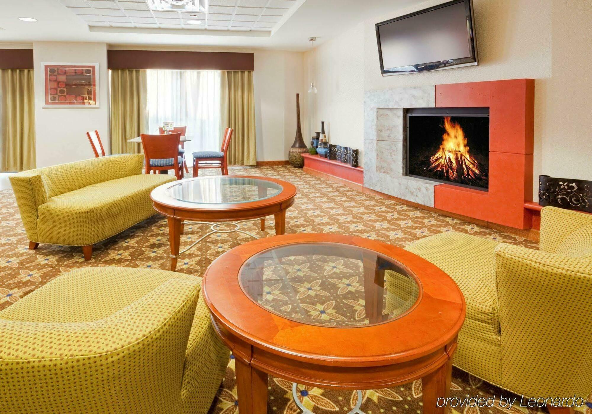 Hampton Inn Westfield Esterno foto